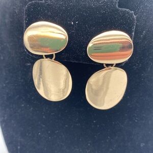 Gold tone oval geometric drop dangle pierced earrings